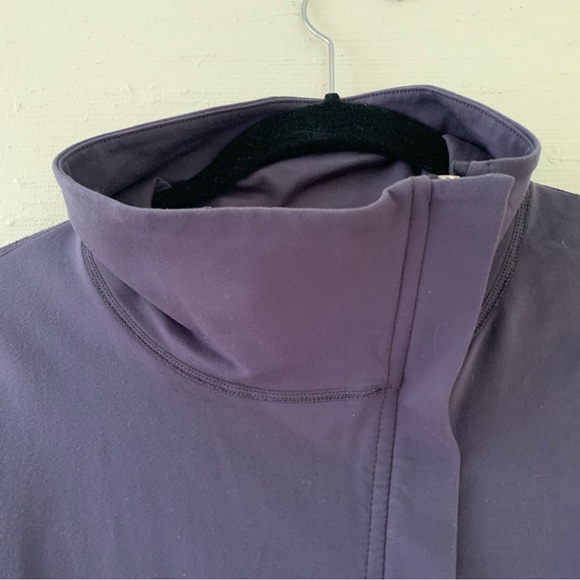 Gap Body form Fitting Running Jacket - Picture 3 of 5